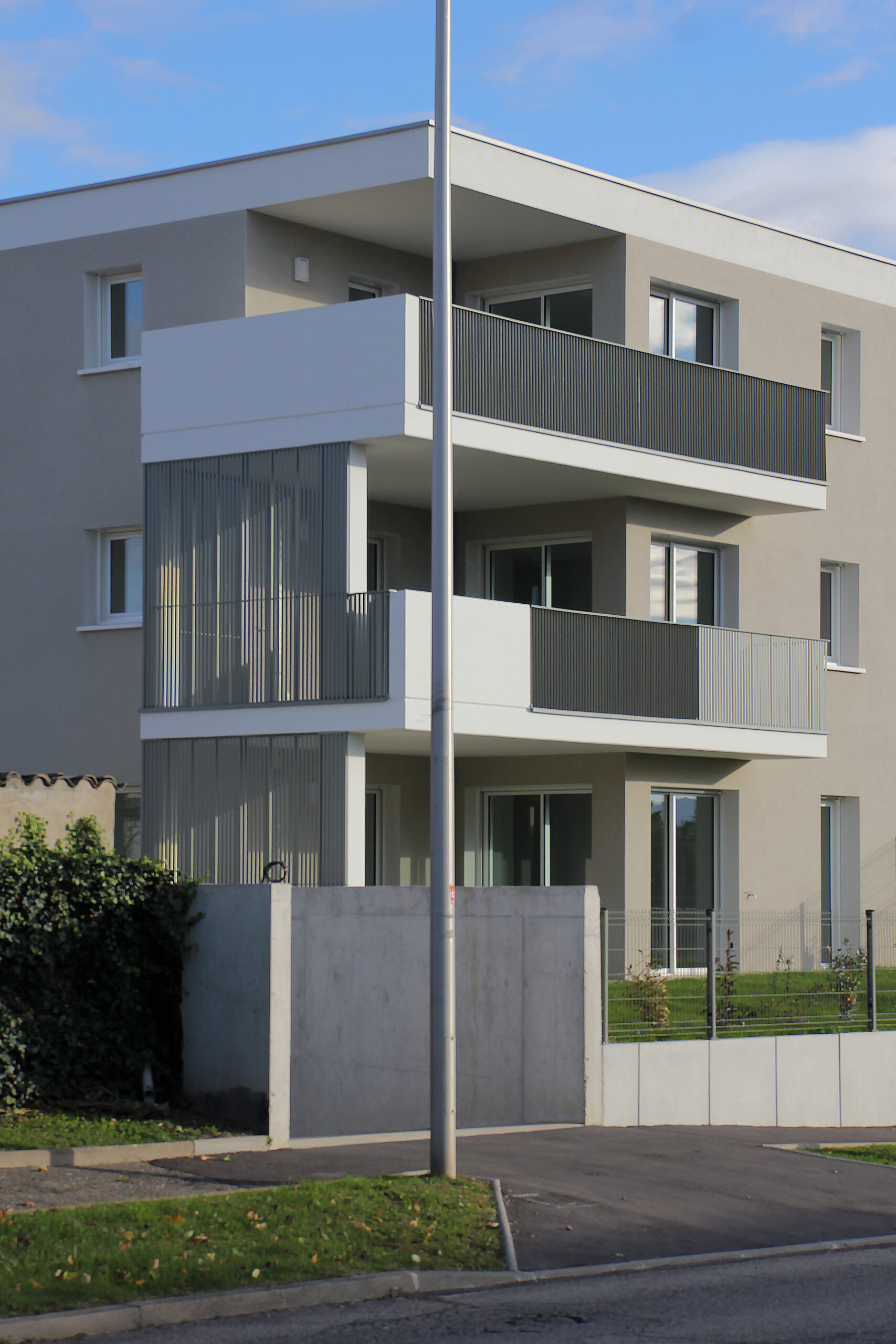 Photo d'un immeuble d'habitation de 12 logements à Davézieux par Archipolis, architectes à Annonay et Grenoble