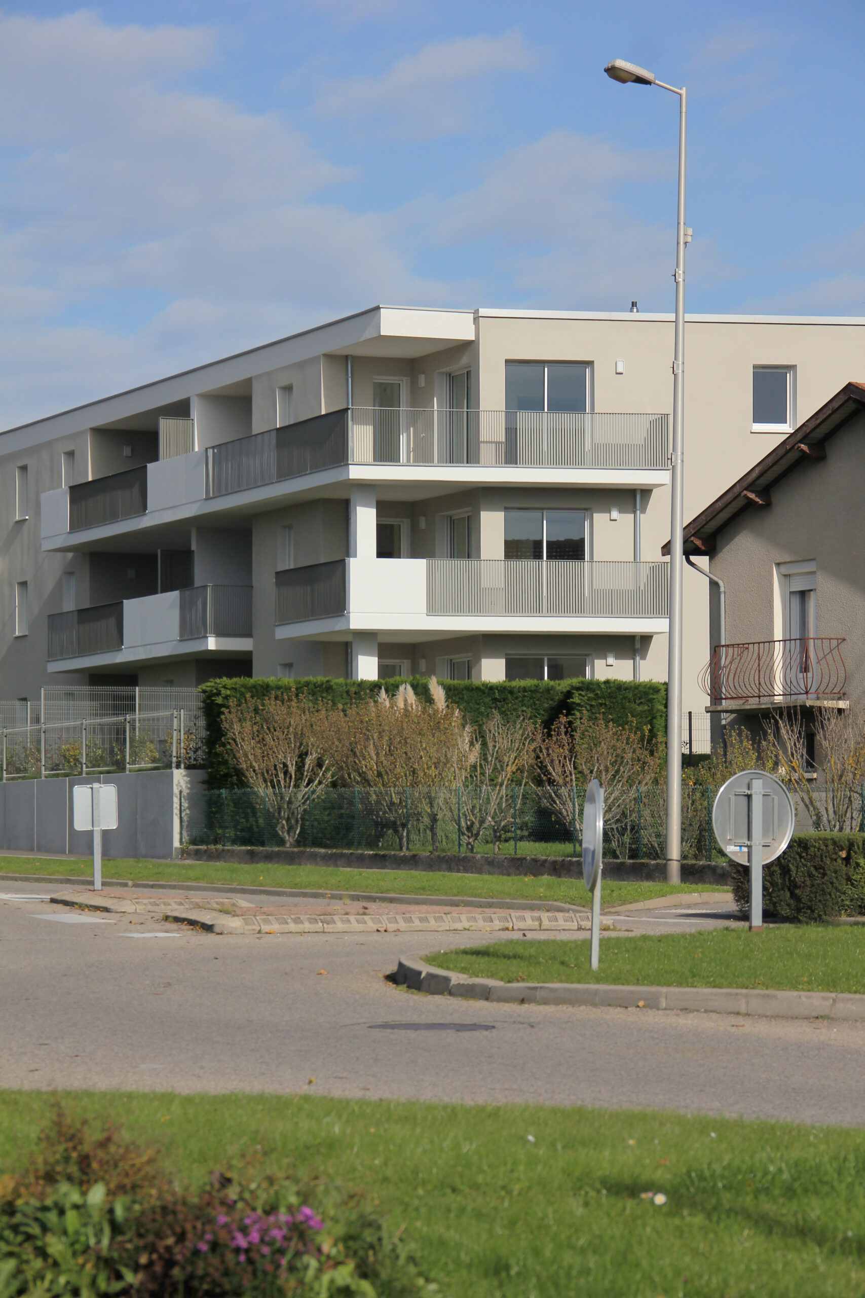 Photo d'un immeuble d'habitation de 12 logements à Davézieux par Archipolis, architectes à Annonay et Grenoble